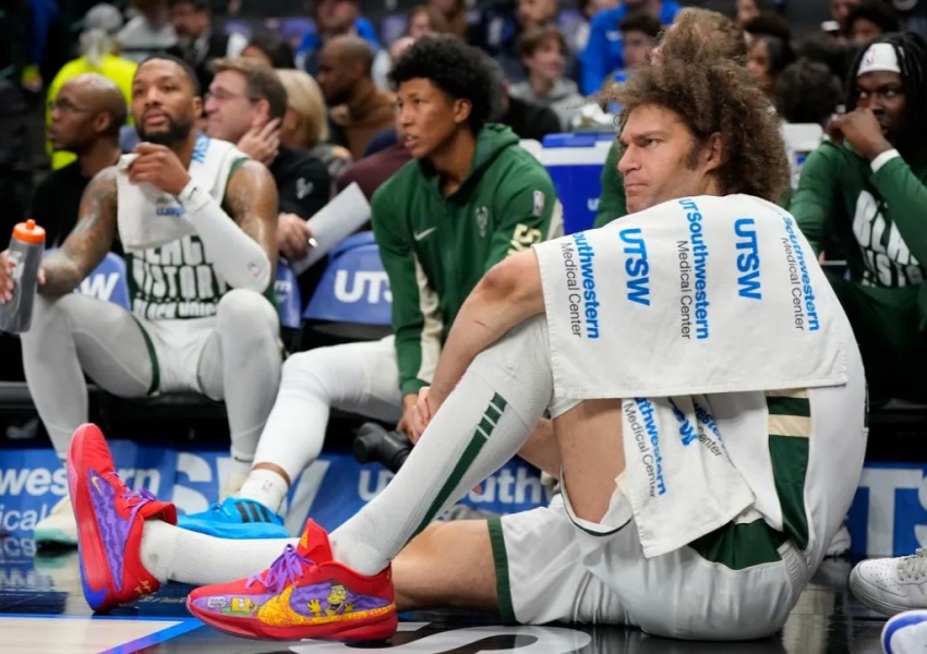 Career Countdown: Can 36-Year-Old Robin Lopez Find a New NBA Home?-0