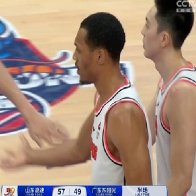 41 Offensive Rebounds Lost in Two Games! Another Defeat for Guangdong—Xu Jie’s Sudden Injury…