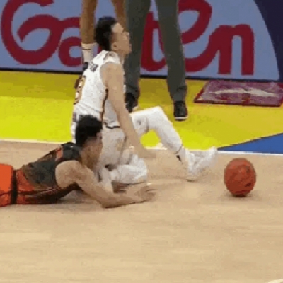 Meniscus Injury Woes: Zhao Jiwei’s Season in Jeopardy! The Chinese National Team's Core Point Guard Faces a Major Setback...
