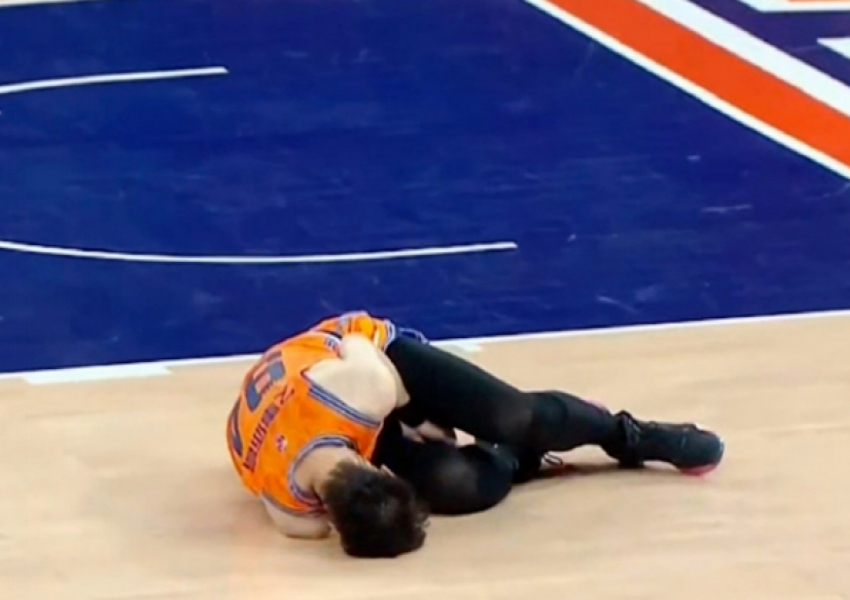 51 Points, 18 Rebounds! Eric Bledsoe Returns to Shanghai, Reunites with Wang Zhelin-2