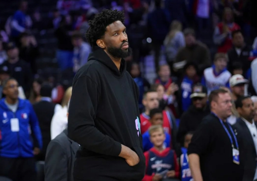 Locker Room Tensions Erupt! Maxey Challenges Embiid Amidst $100 Million Disappointment-1
