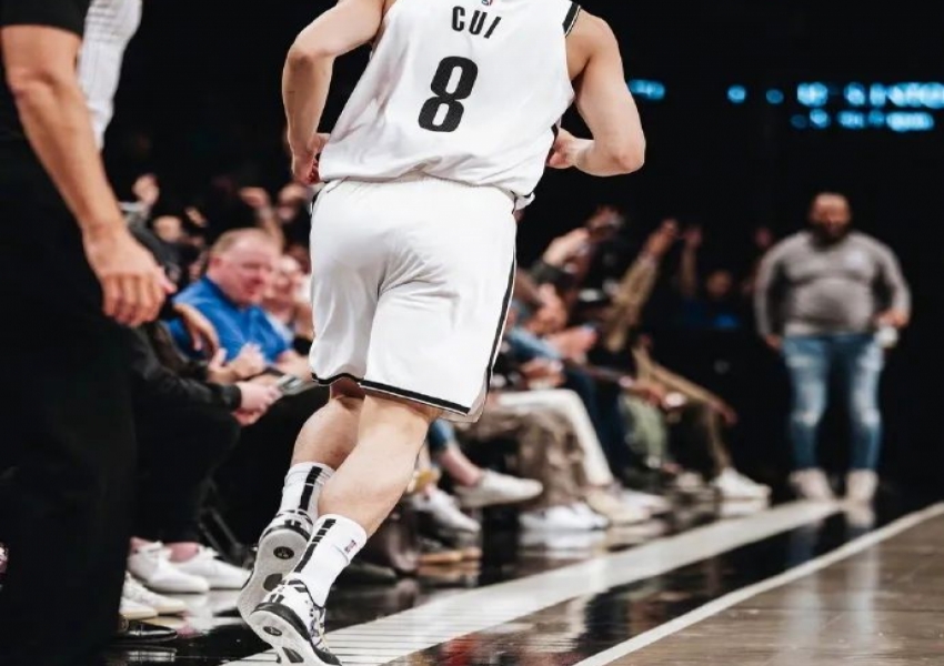 Official Debut! 11 Minutes, 5 Points: Another Chinese Forward with NBA Potential-2