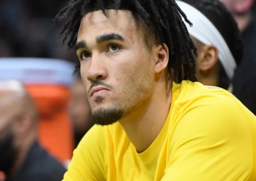 Rare Move! Why Are the Lakers Giving Up on 21-Year-Old Jalen Hood-Schifino?-2