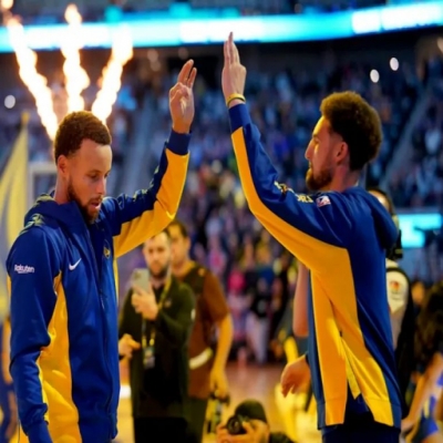 Rare Outburst! Curry’s Emotional Outburst and Anger Revealed: Did Thompson Make the Wrong Move?