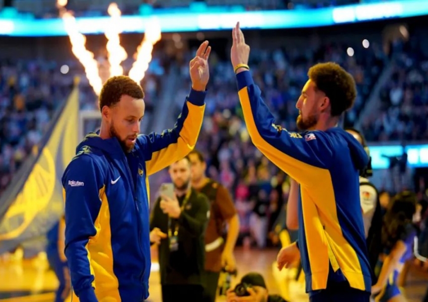 Rare Outburst! Curry’s Emotional Outburst and Anger Revealed: Did Thompson Make the Wrong Move?-0