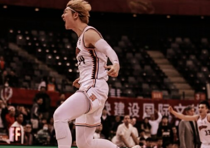 Shanghai Triumphs Over Liaoning: Wang Zhelin Returns with 13 Points in Comeback-0