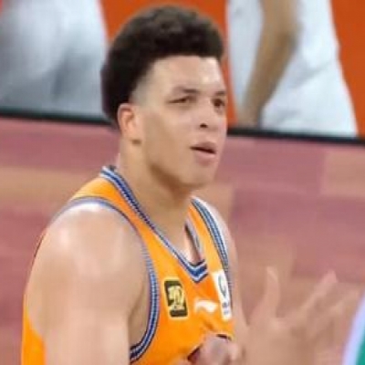 35 Points, 11 Rebounds! Kenneth Lofton Jr. Takes Over the Starting Role from Wang Zhelin