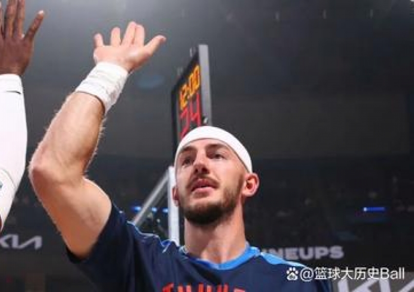 Averaging 5 Points: Is Alex Caruso Worth $81 Million Over Four Years?-1
