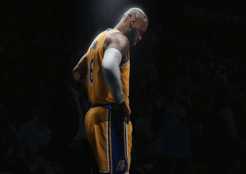 D'Angelo Russell Shines Without LeBron: Time for the Lakers to Consider a Trade?-0