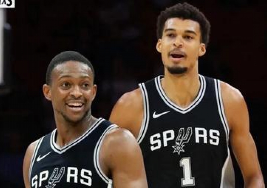 Explosive Move! 60-Point Guard De'Aaron Fox Poised to Join Victor Wembanyama in a Blockbuster Spurs Trade-0