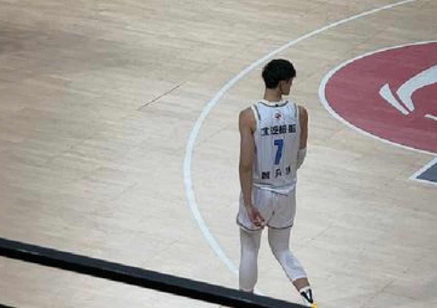 Farewell, Zeng Fanbo! Two Games, 22 Points, 10 Boards—This Is the NBA-Caliber Chinese Forward-0