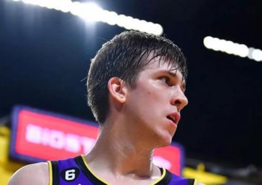 27.3 PPG! Lakers' Third Star, Can Reeves Make the All-Star Team?-0