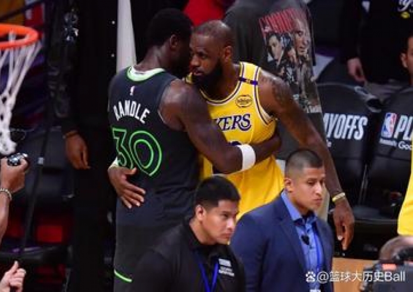 Dominating the Lakers: Just How Good Is Julius Randle in the Playoffs?-1
