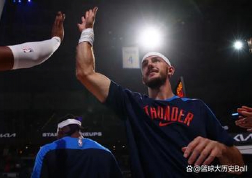 Win-Win Trade! Just How Valuable Has Alex Caruso Become in the Playoffs?-0